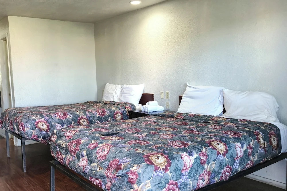 Отель Delux Inn Motel в Гранд-Прери