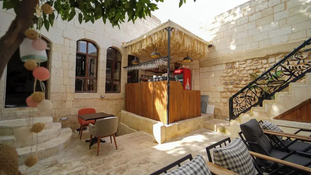 Pin Traveler House & Cocktail