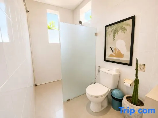 Seminyak Double6 Beach 5BR Villa - pool & parking
