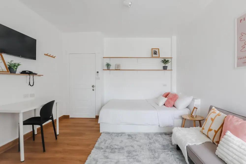 Business Double room with balcony and with garden view (full double bed)