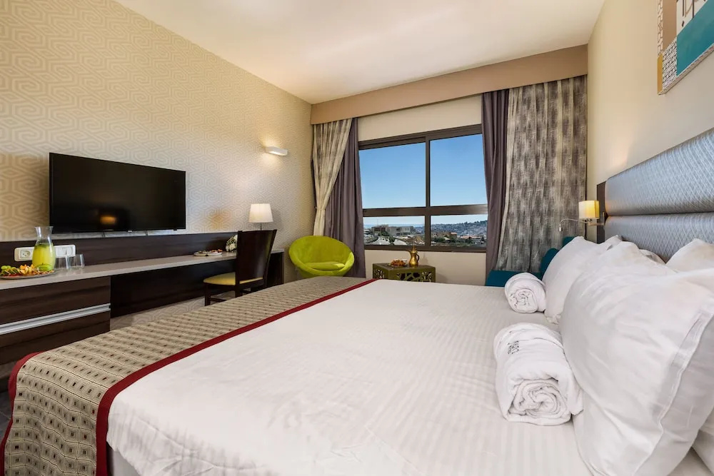 Classic room with city view