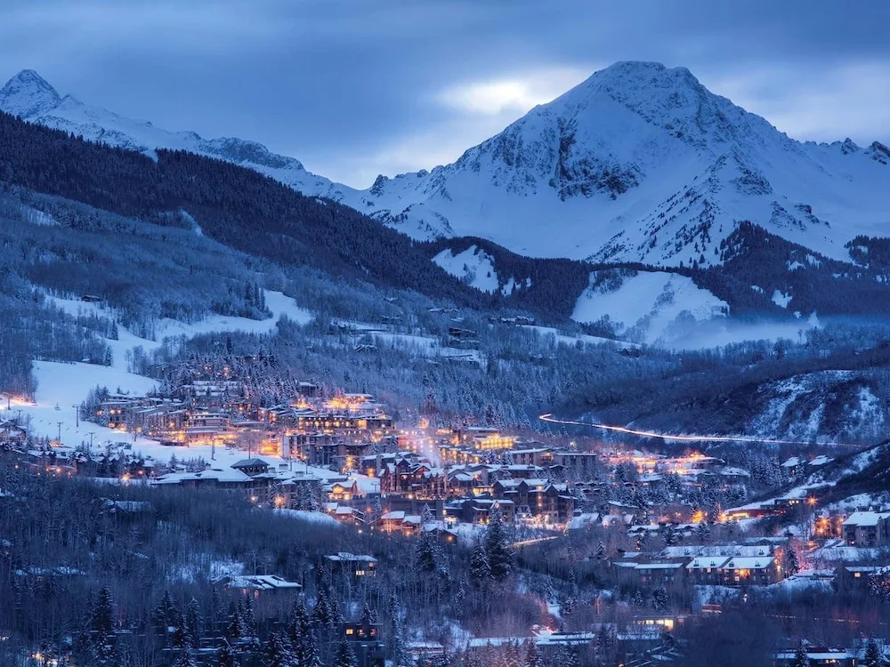 Contemporary 3 Bedroom Ski In, Ski Out Condo With Pool and Hot Tub in Snowmass Village