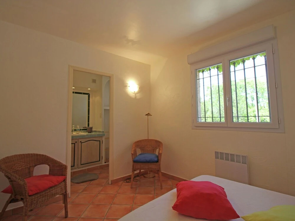 Voir la photo 3 — Gorgeous Villa in Bagnols-en-Foret with Swimming Pool