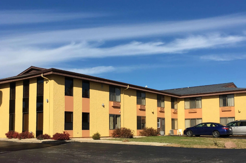 Econo Lodge Inn & Suites Wisconsin Dells