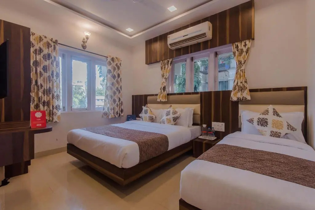 Hotel Golden Palms by OYO