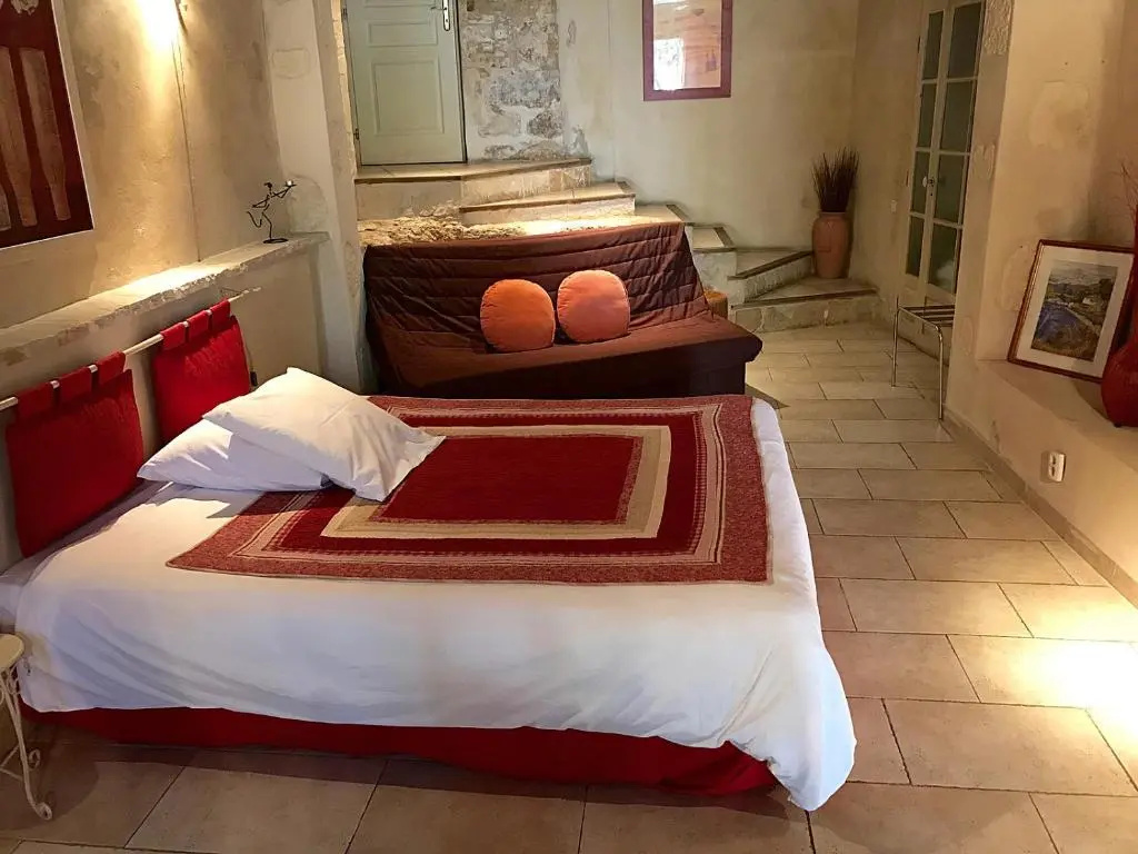 Logis Le Mas Et La Flambee Du Luberon - Chambres