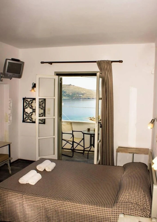 Studio with balcony and with sea view