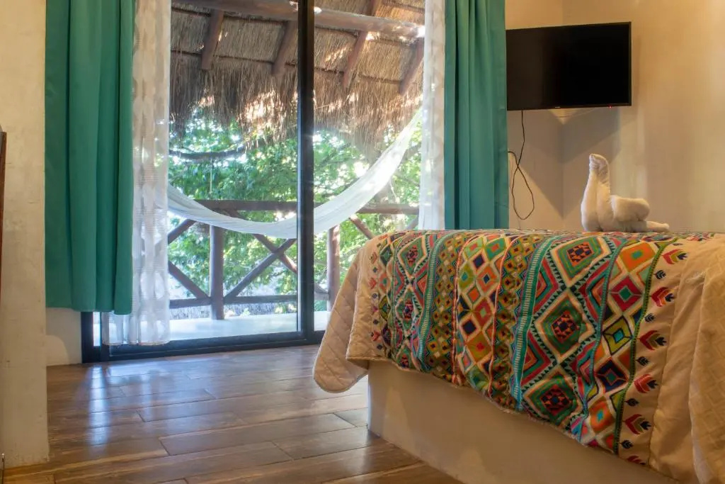 Standard Double room with balcony (full double bed)