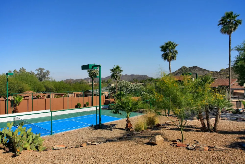 Resort-like w/ Tennis, Bocci, Golf & Games Galore!