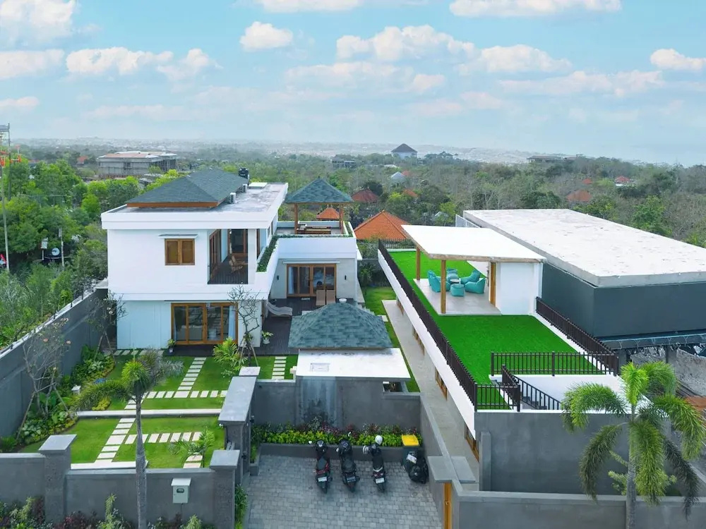 Lavish 6 BR With Ocean Vista, 5 Mins to Savaya