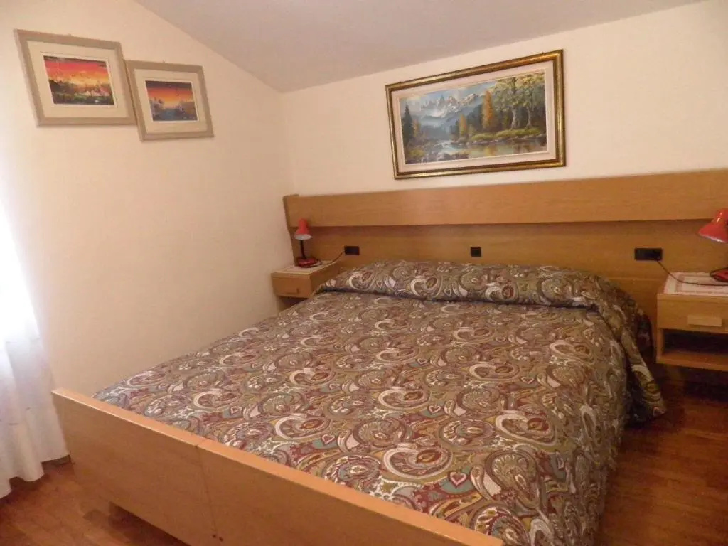 2 Bedrooms Attic Apartment