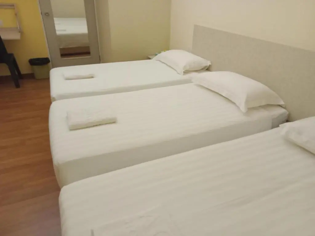 Standard Triple room