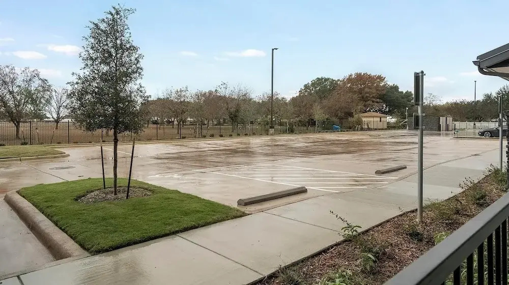 Landing Apartments near Navarro ISD