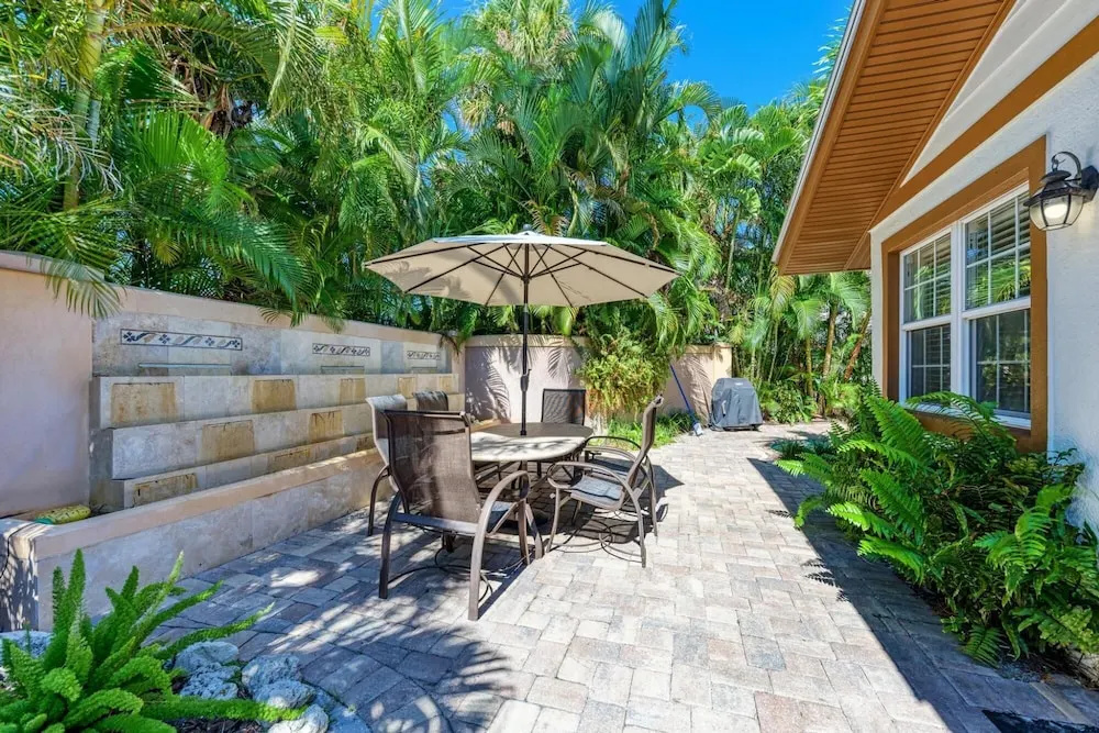 Anna Maria Island Surfside Bungalow