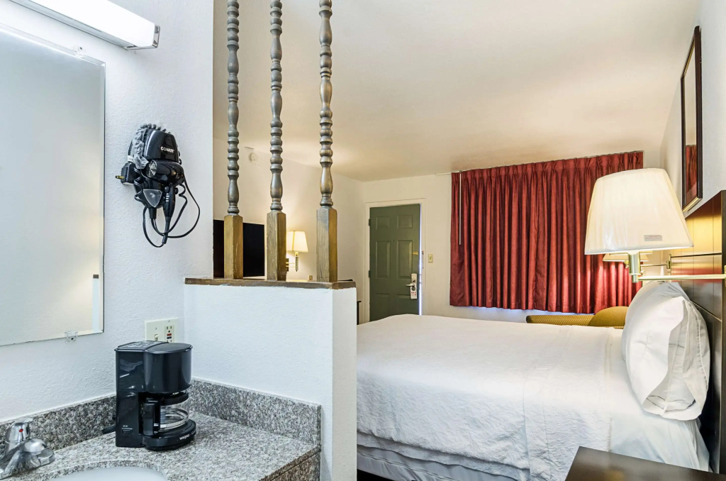 Rodeway Inn - фото 27
