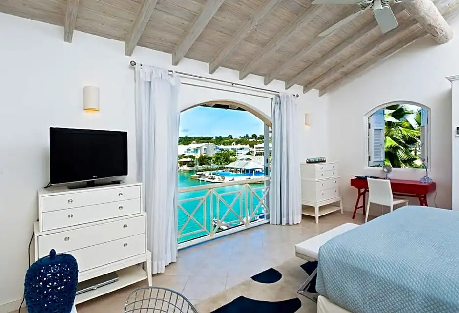 3 Bedrooms Apartment