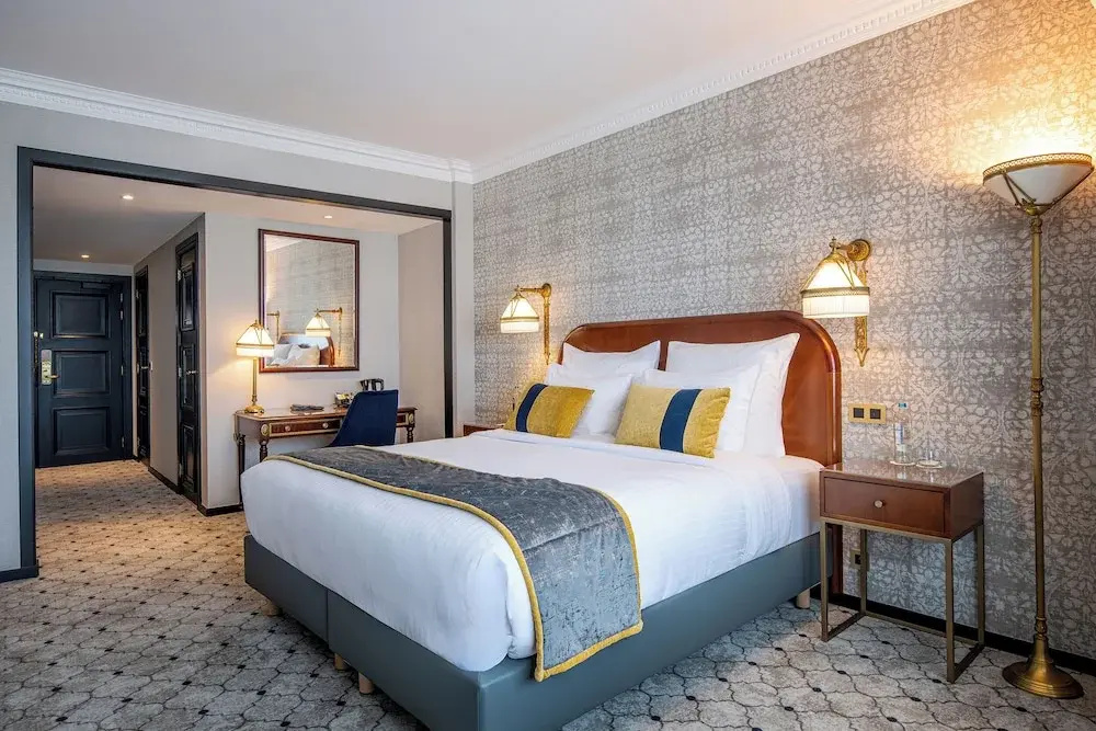 Deluxe Double room (full double bed)