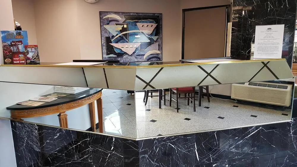 Econo Lodge - фото 13