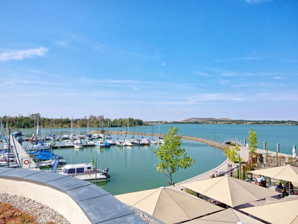 Beach & Waterfront