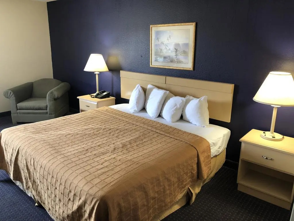 Double Suite (full double bed)