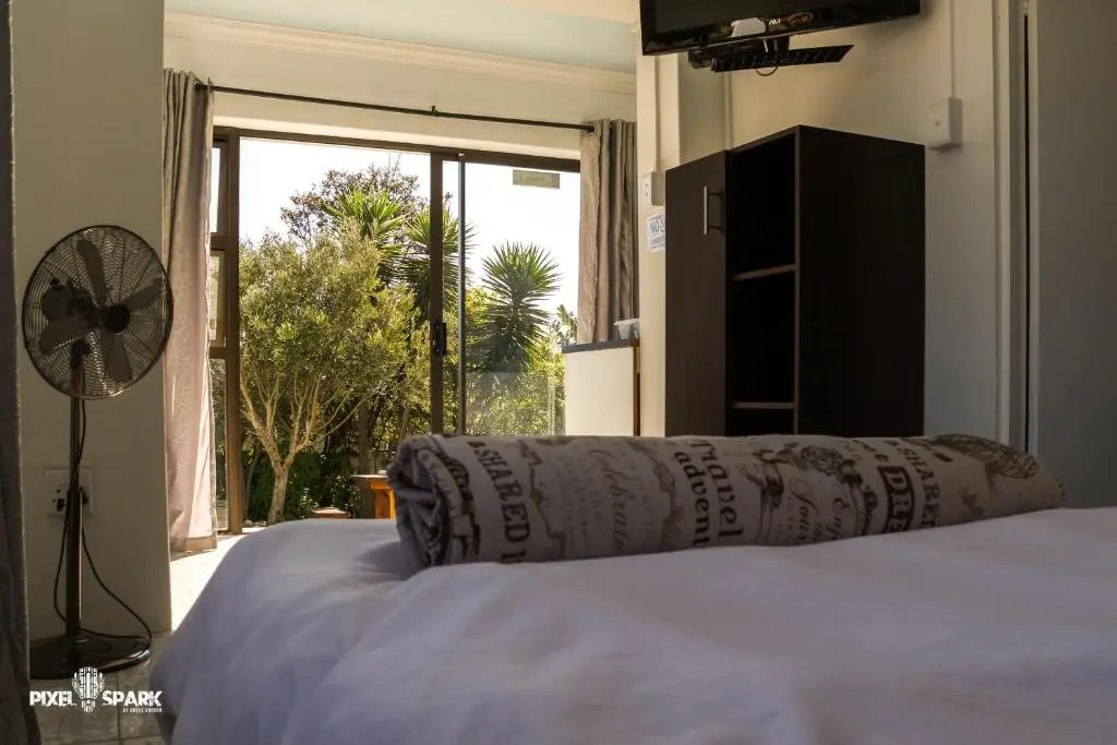 Standard Double room with garden view (full double bed)