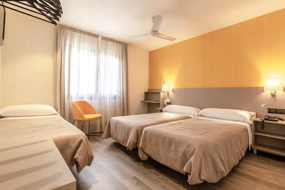 Triple room