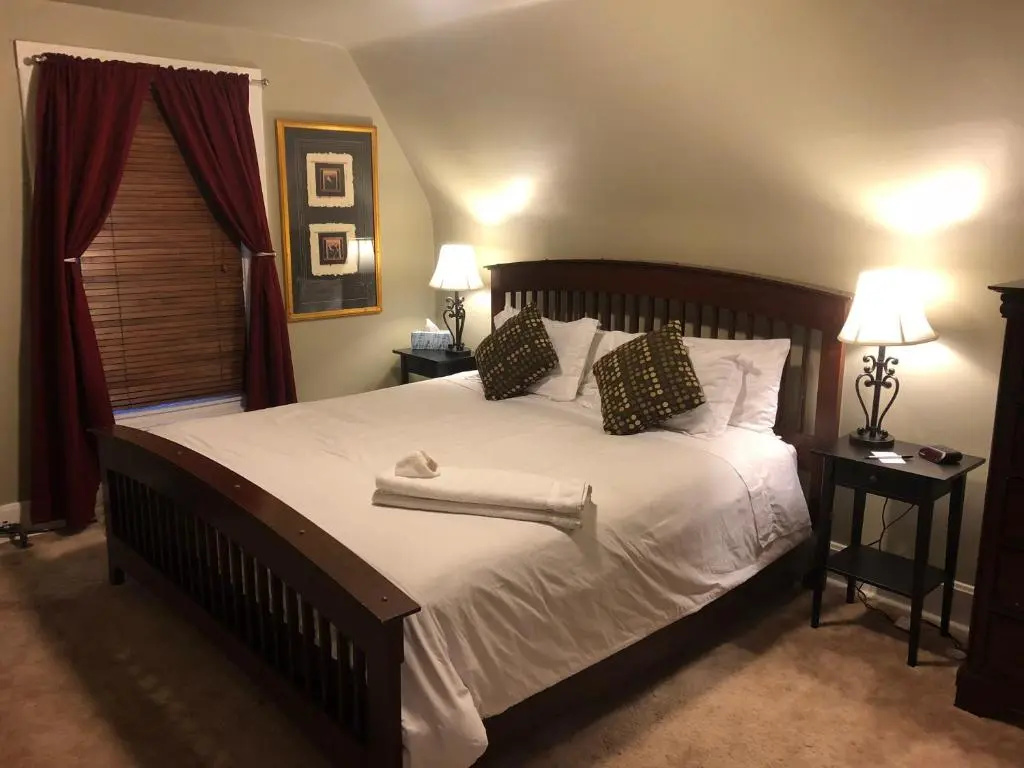 Standard room with mountain view