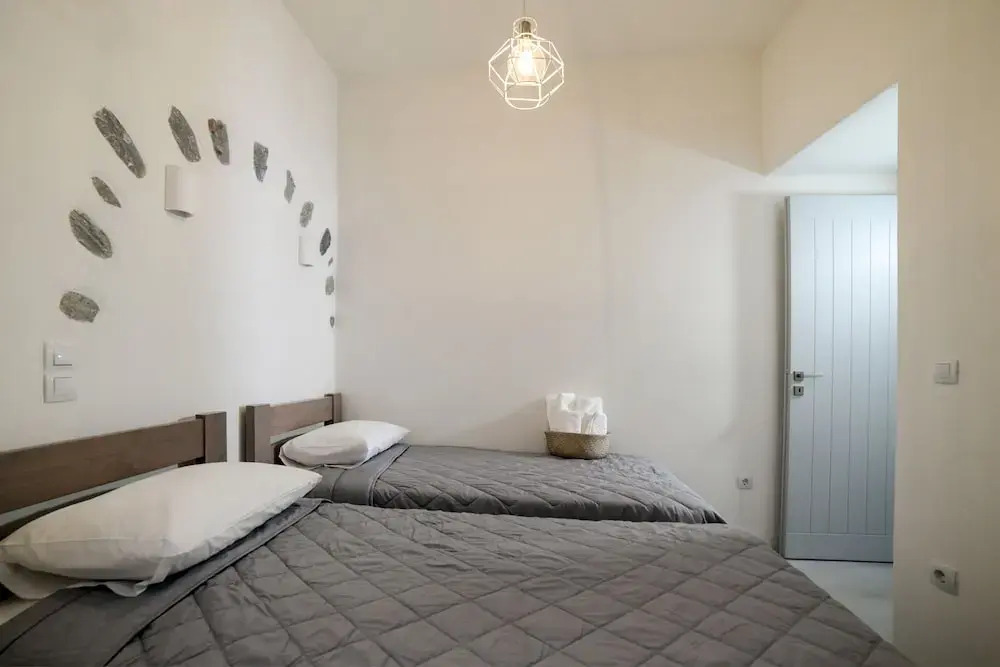 Amphoras Apartments - фото 4