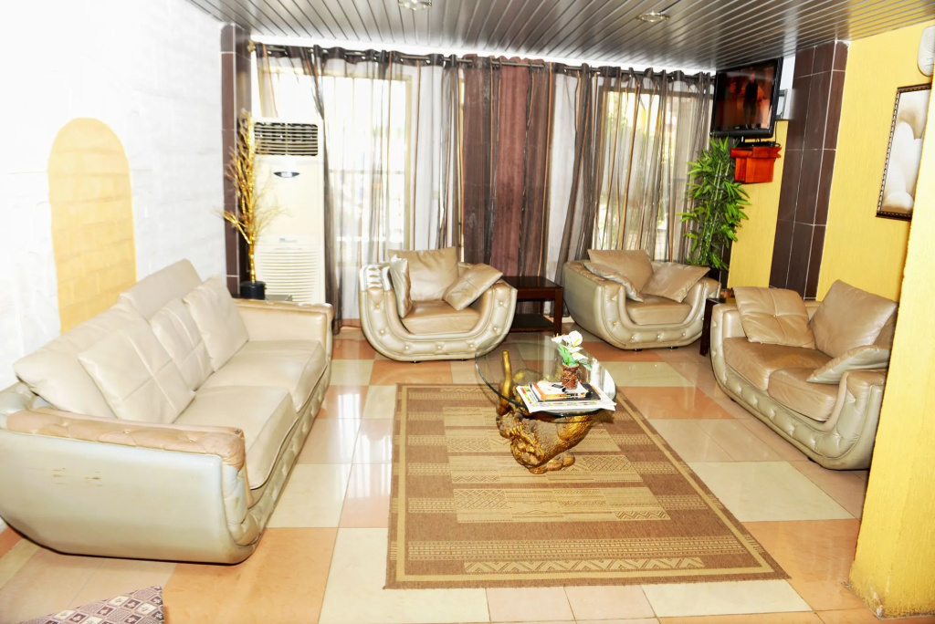 Paradise Hotel - Général