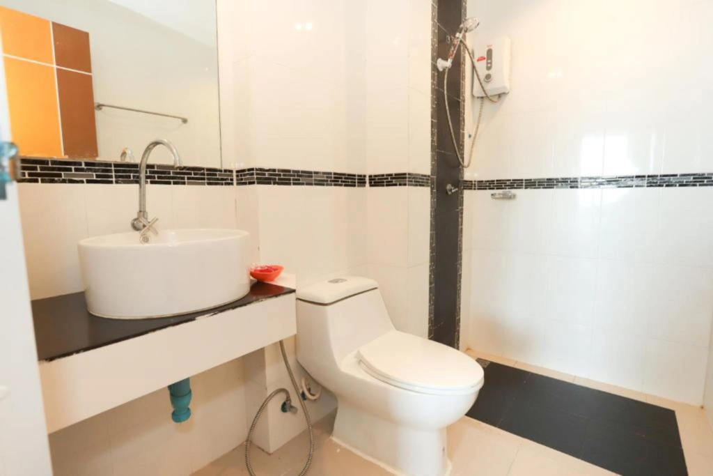 C Tower Hotel - Chambres