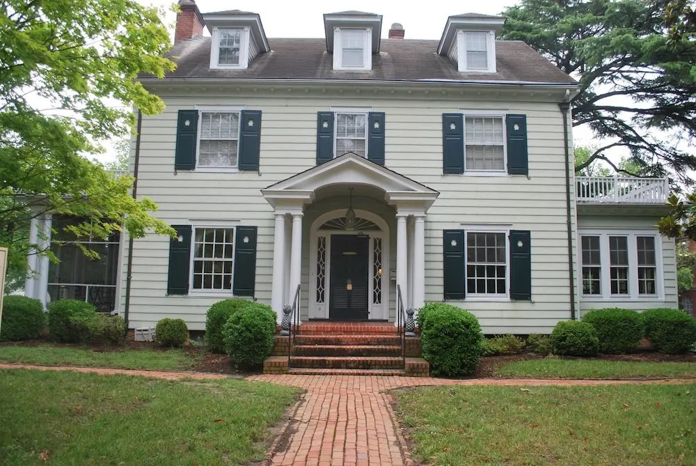 Colonial Capital Bed & Breakfast