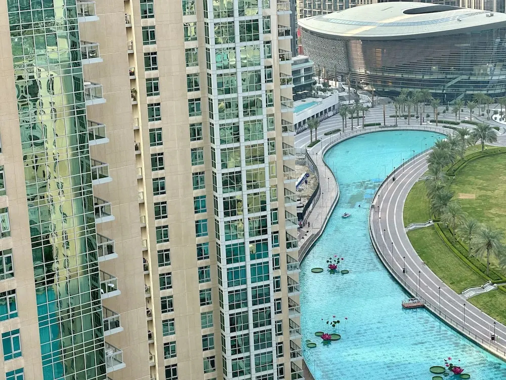 Lux BnB I The Residences I Sky Line Views