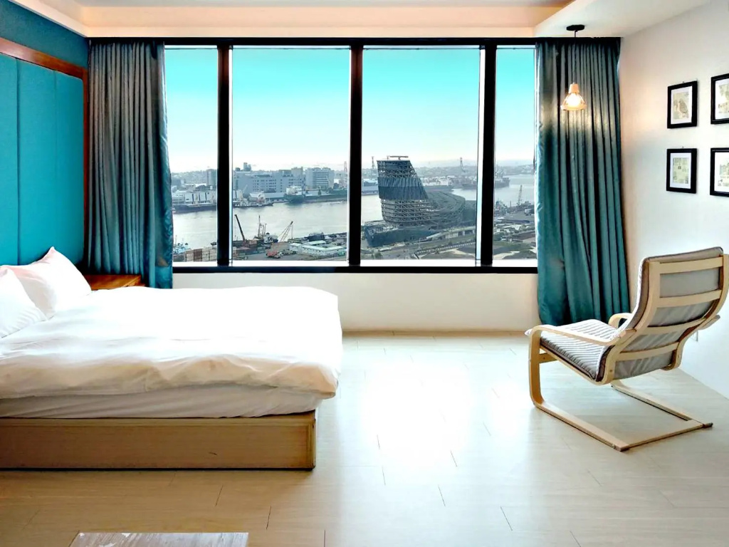 Deluxe Quadruple room with sea view