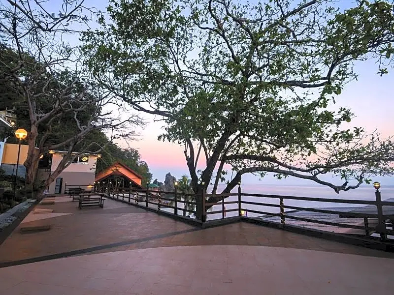 Beach & Waterfront