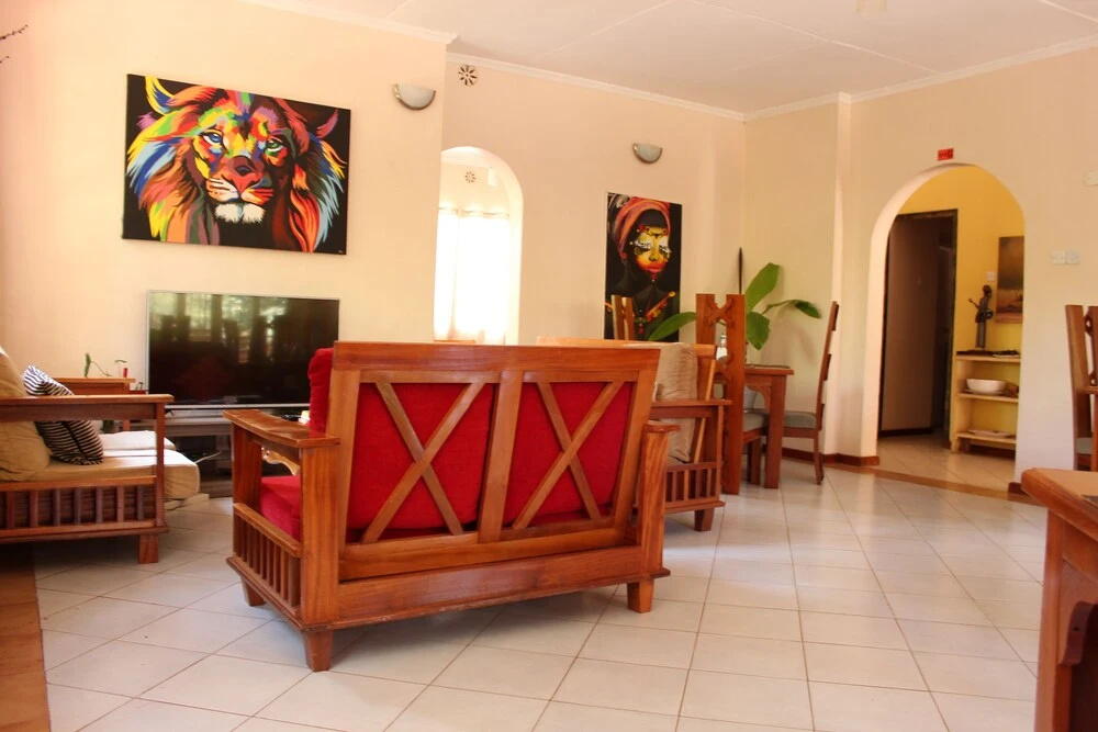 Lobby & Reception