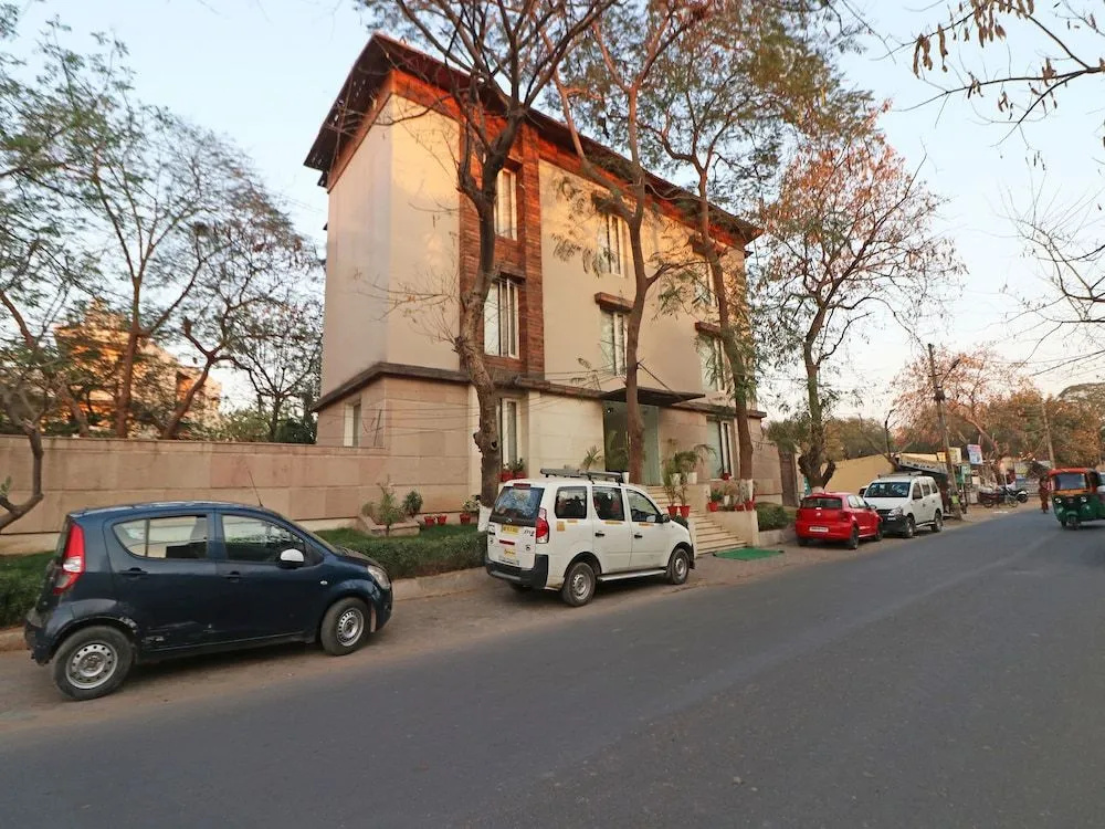 OYO 12346 Siris Inn