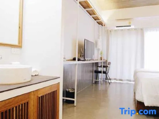 Трёхместный номер Superior в Laekhon Nonbai Hotel