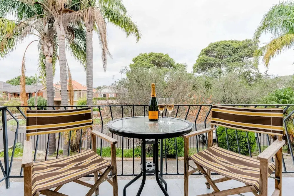 Renovated Retro Apartment Near Harbour Front Walks