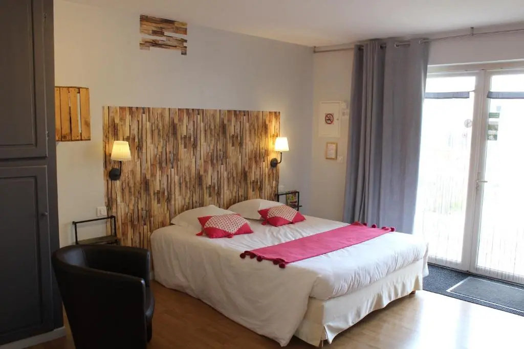 Deluxe Double room (full double bed)