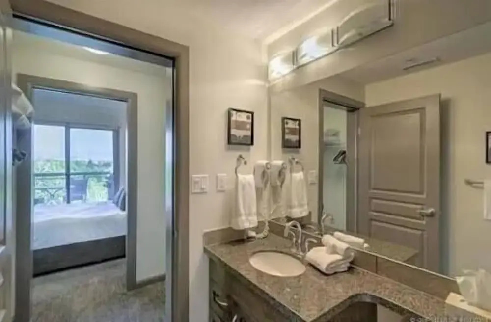 One of a Kind, Top Floor Apartment at Playa #632 - фото 12