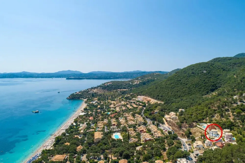 Villa Alya View in Mparmpati
