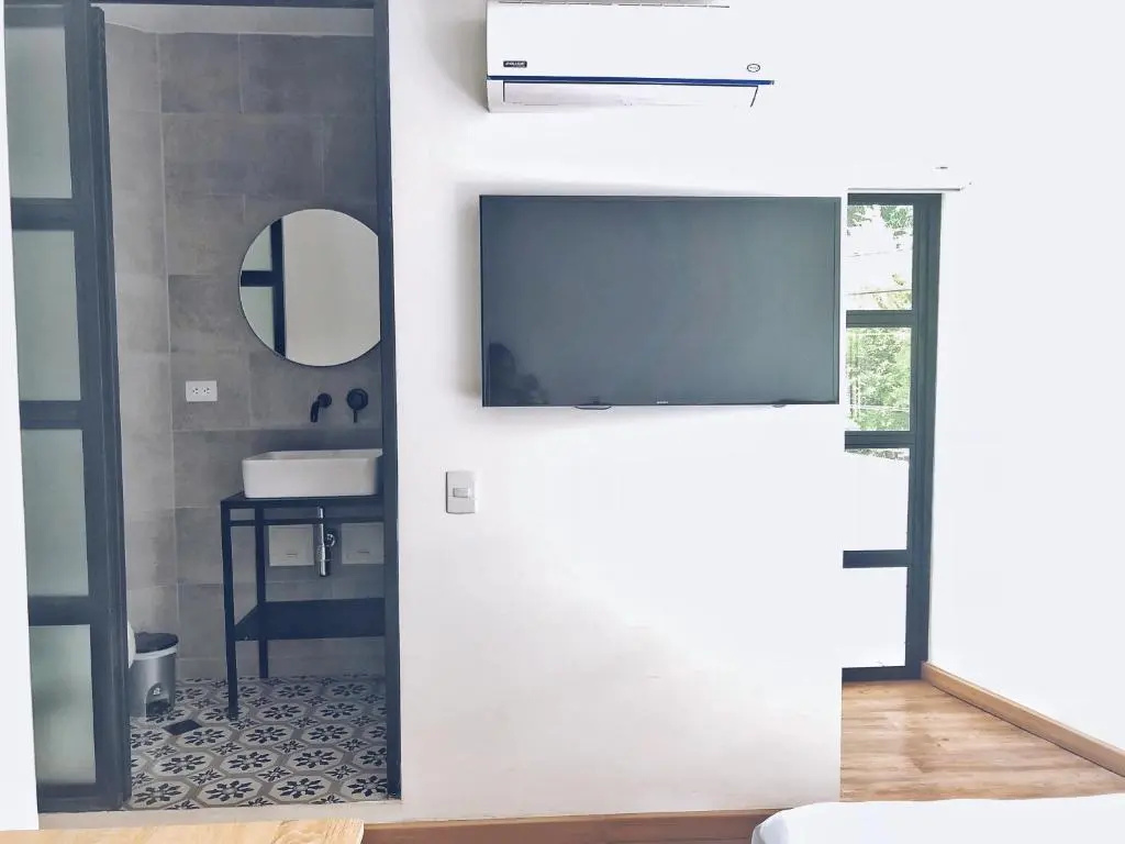Deluxe Double room with balcony (full double bed)