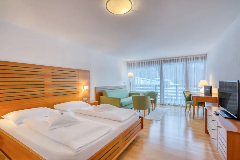 Superior Double room with balcony (full double bed)