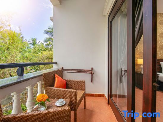 Sea Lion Beach Resort & Spa