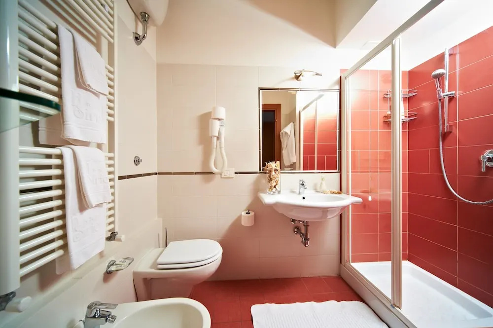 Standard Double room with balcony and with partial sea view (full double bed)