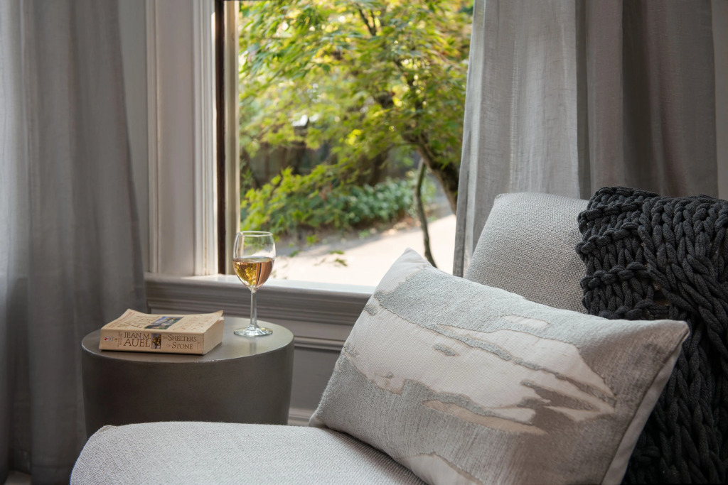 Inn at the Gorge by null