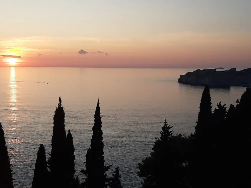 Charming 2-bedroom Apartment With Ocean Views in Dubrovnik