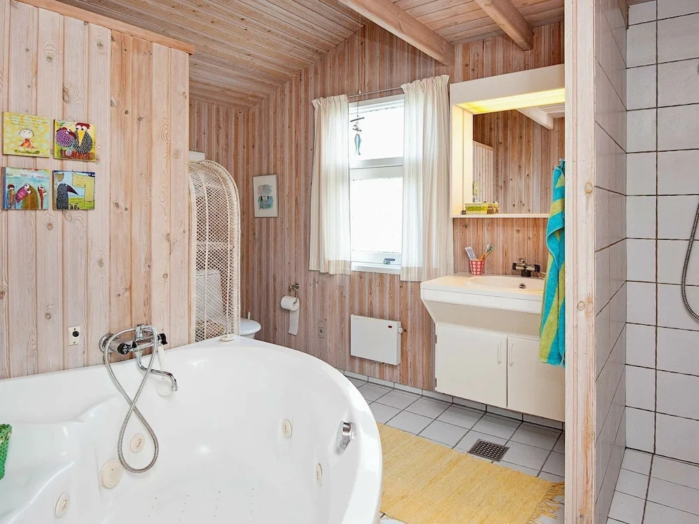 Stunning Holiday Home in Juelsminde With Whirlpool and Sauna - фото 8