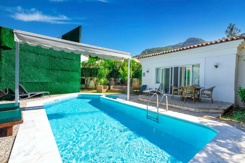 3 Bedrooms Villa