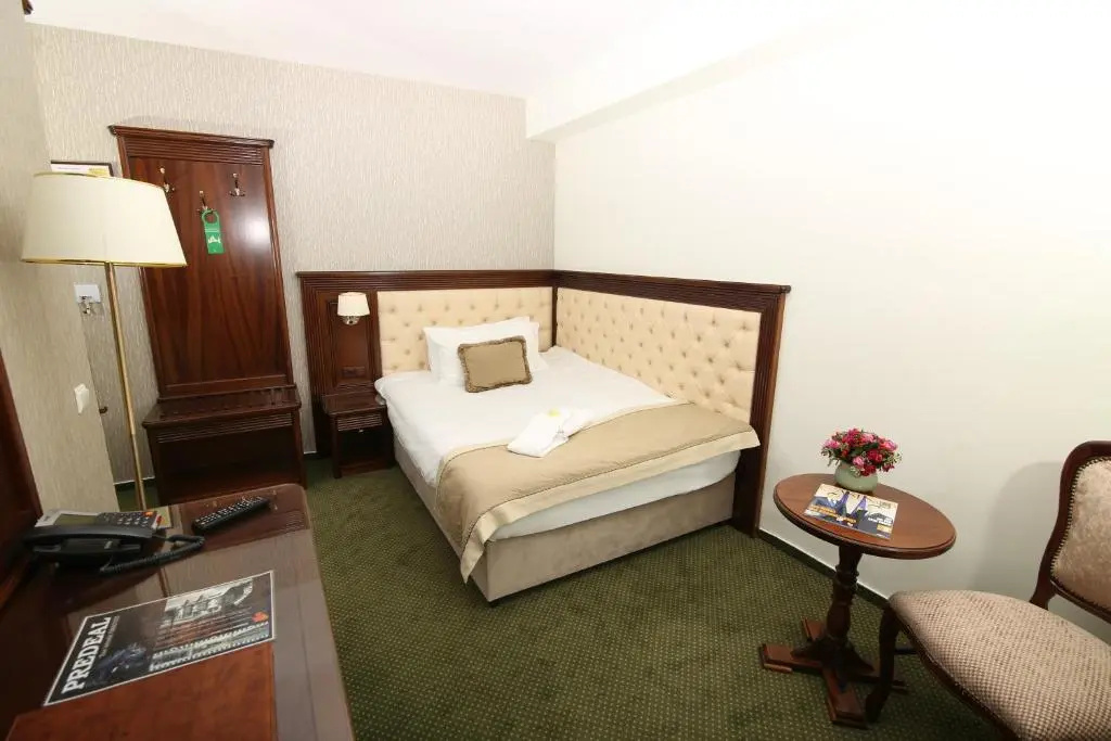 3* Single room